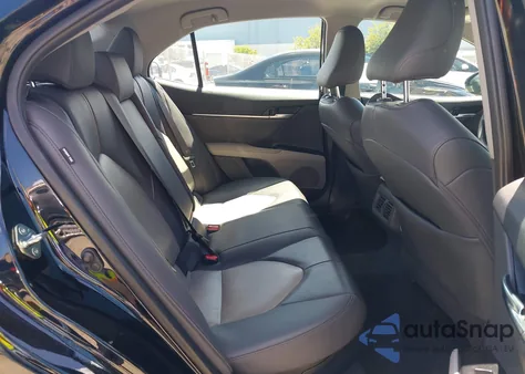 2020 Toyota Camry Xle Hybrid z USA, uszkodzony, nr VIN 4T1F31AK4LU526096